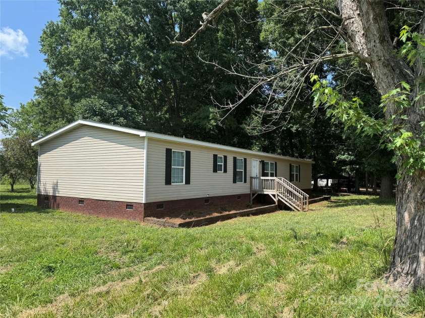 1555 Moore Road, York, SC 29745.  MLS# CAR4268438, YatesRealty ID 21347. 