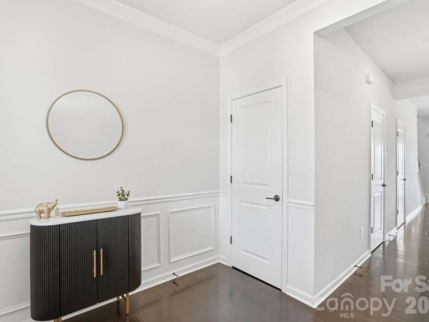 16043 River Tree Lane, Charlotte, NC 28278.  MLS# CAR4377197, YatesRealty ID 21347. 