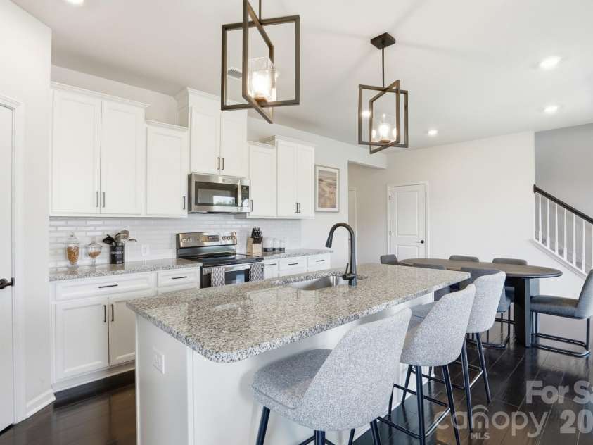 16043 River Tree Lane, Charlotte, NC 28278.  MLS# CAR4377197, YatesRealty ID 21347. 