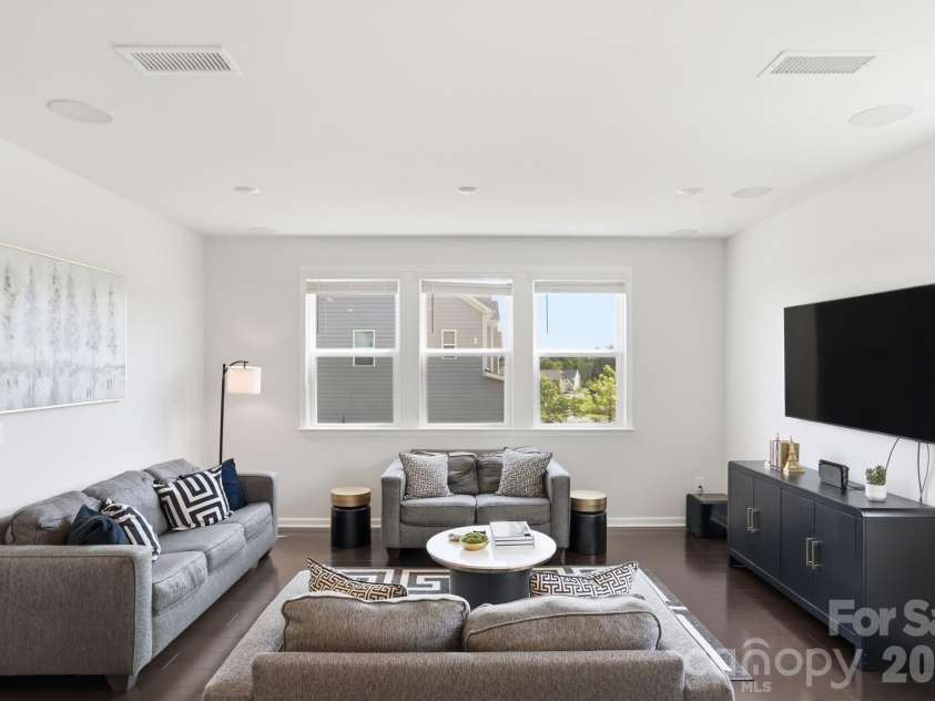 16043 River Tree Lane, Charlotte, NC 28278.  MLS# CAR4377197, YatesRealty ID 21347. 