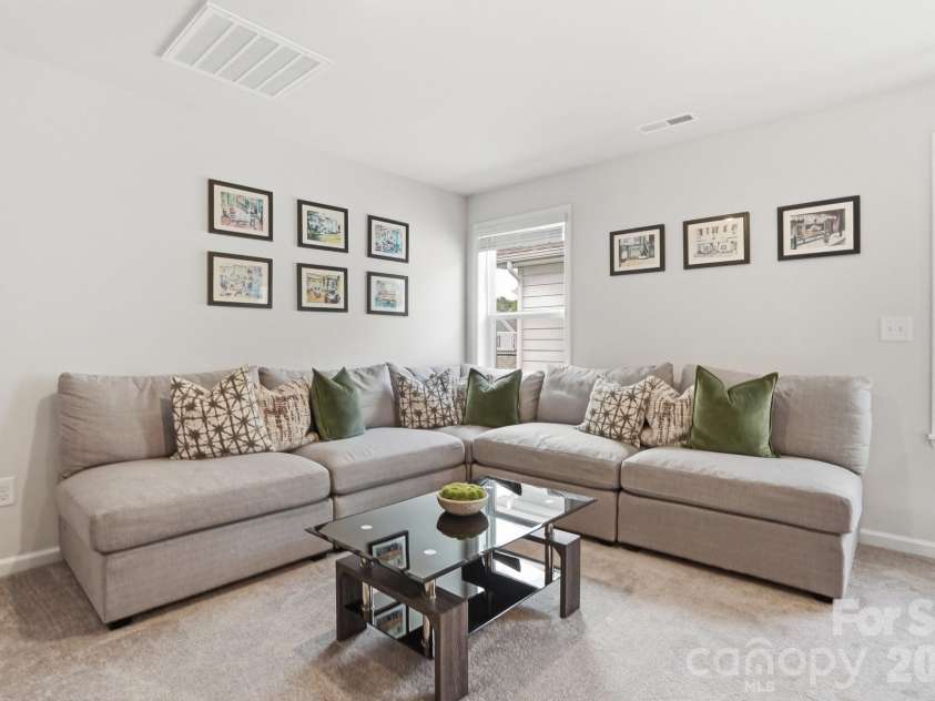 16043 River Tree Lane, Charlotte, NC 28278.  MLS# CAR4377197, YatesRealty ID 21347. 
