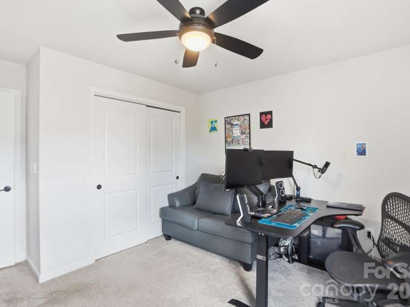 16043 River Tree Lane, Charlotte, NC 28278.  MLS# CAR4377197, YatesRealty ID 21347. 