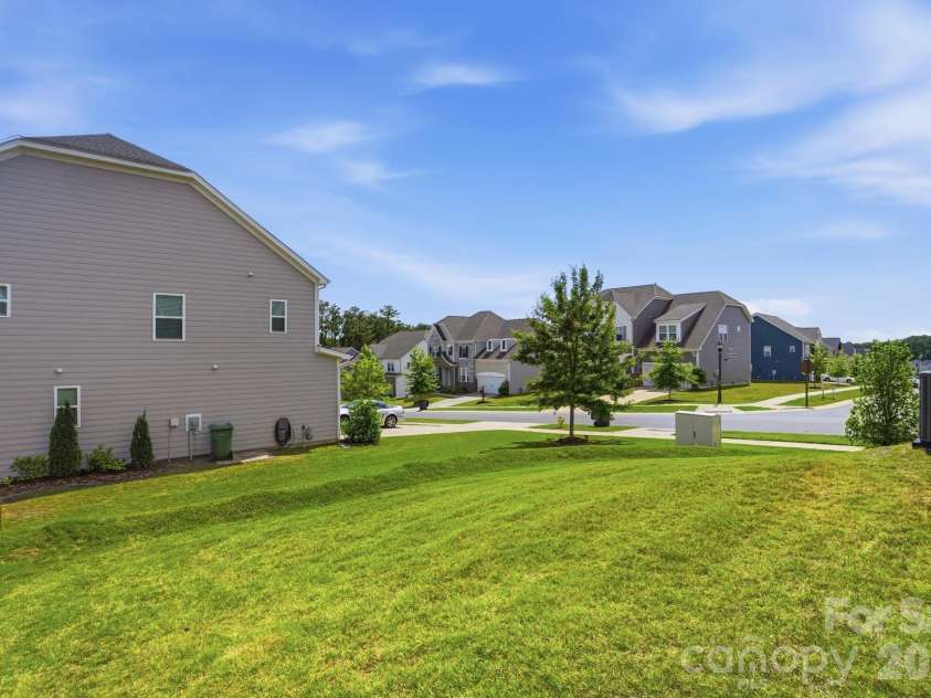 16043 River Tree Lane, Charlotte, NC 28278.  MLS# CAR4377197, YatesRealty ID 21347. 