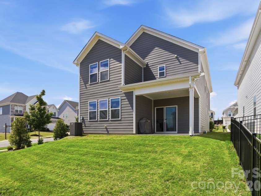 16043 River Tree Lane, Charlotte, NC 28278.  MLS# CAR4377197, YatesRealty ID 21347. 