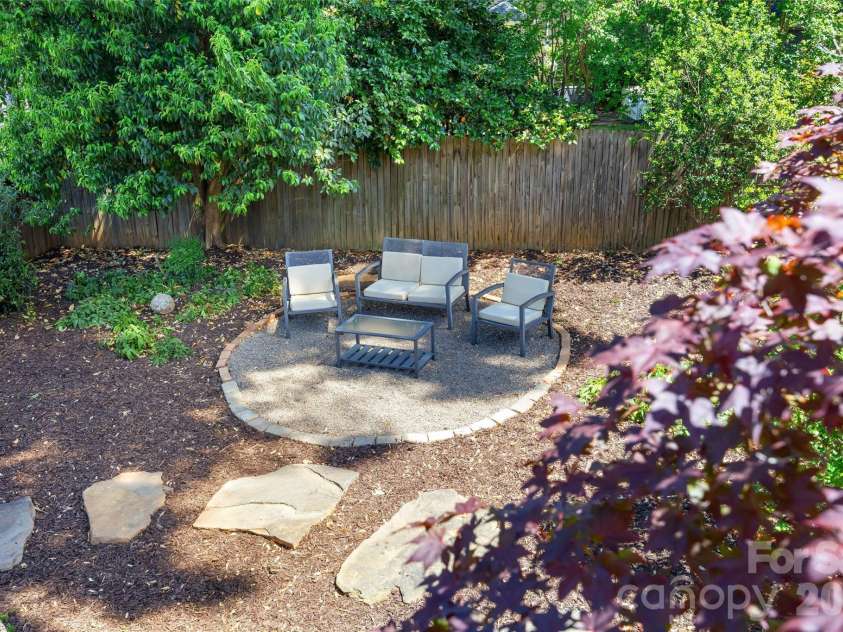 208 Wales Avenue, Charlotte, NC 28209.  MLS# CAR4374743, YatesRealty ID 21348. Backyard