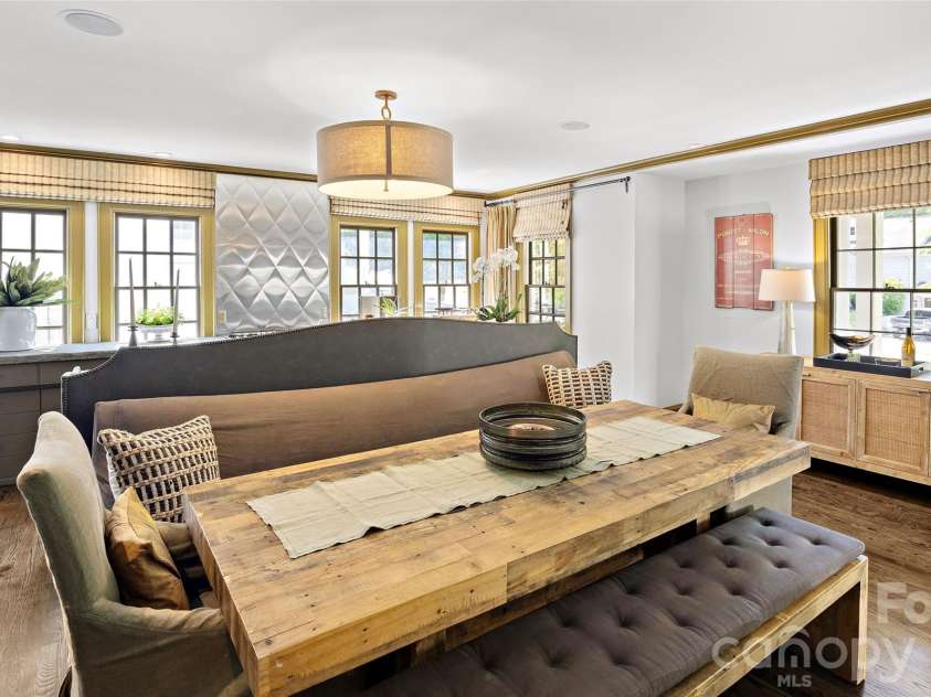 208 Wales Avenue, Charlotte, NC 28209.  MLS# CAR4374743, YatesRealty ID 21348. Dining Area