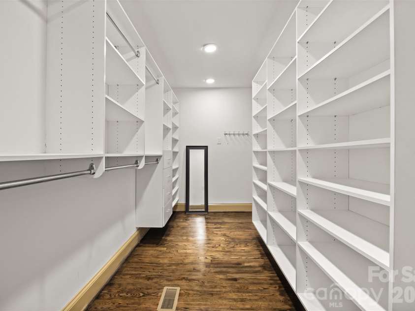 208 Wales Avenue, Charlotte, NC 28209.  MLS# CAR4374743, YatesRealty ID 21348. Primary Closet