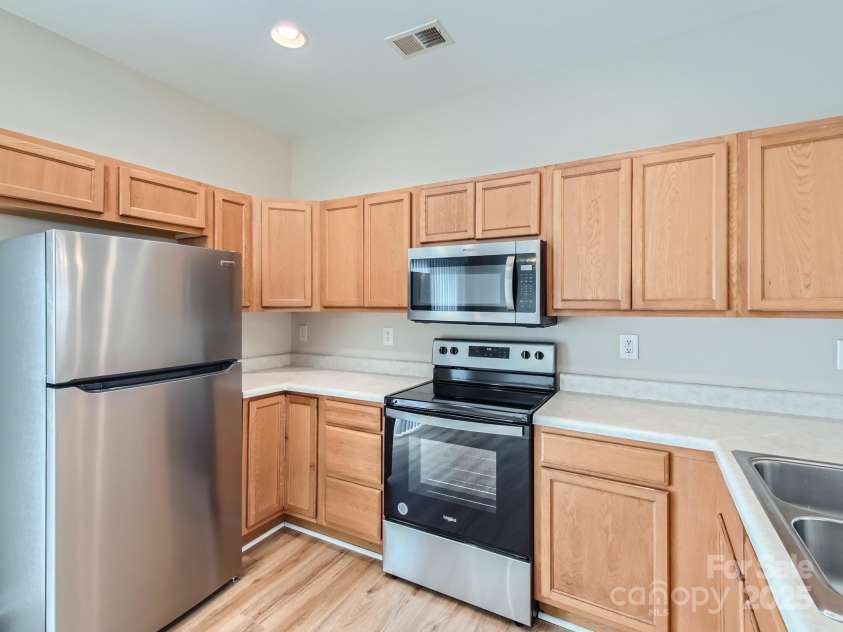 463 Delta Drive, Fort Mill, SC 29715.  MLS# CAR4267026, YatesRealty ID 21348. 
