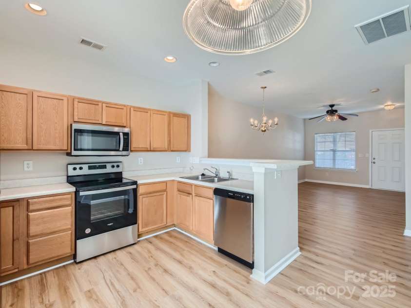 463 Delta Drive, Fort Mill, SC 29715.  MLS# CAR4267026, YatesRealty ID 21348. 
