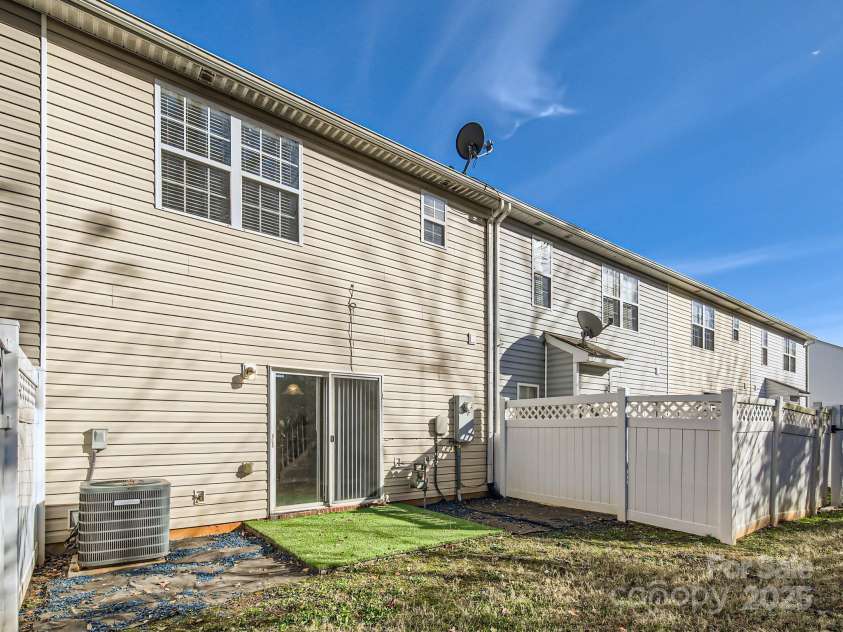 463 Delta Drive, Fort Mill, SC 29715.  MLS# CAR4267026, YatesRealty ID 21348. 