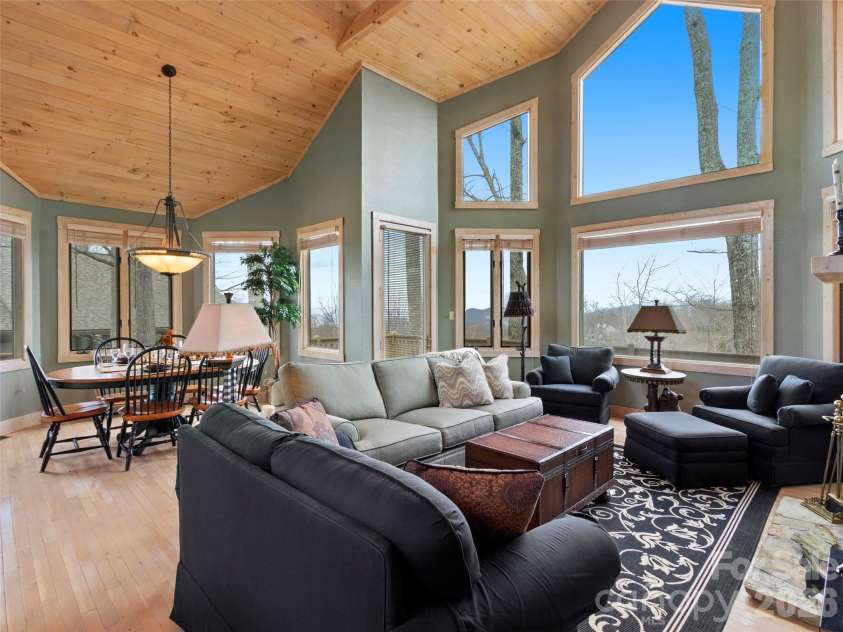 2163 Mountain Air Drive, Burnsville, NC 28714.  MLS# CAR4361448, YatesRealty ID 21349. 