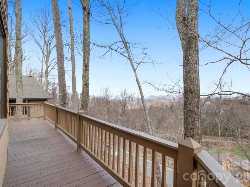2163 Mountain Air Drive, Burnsville, NC 28714.  MLS# CAR4361448, YatesRealty ID 21349. 