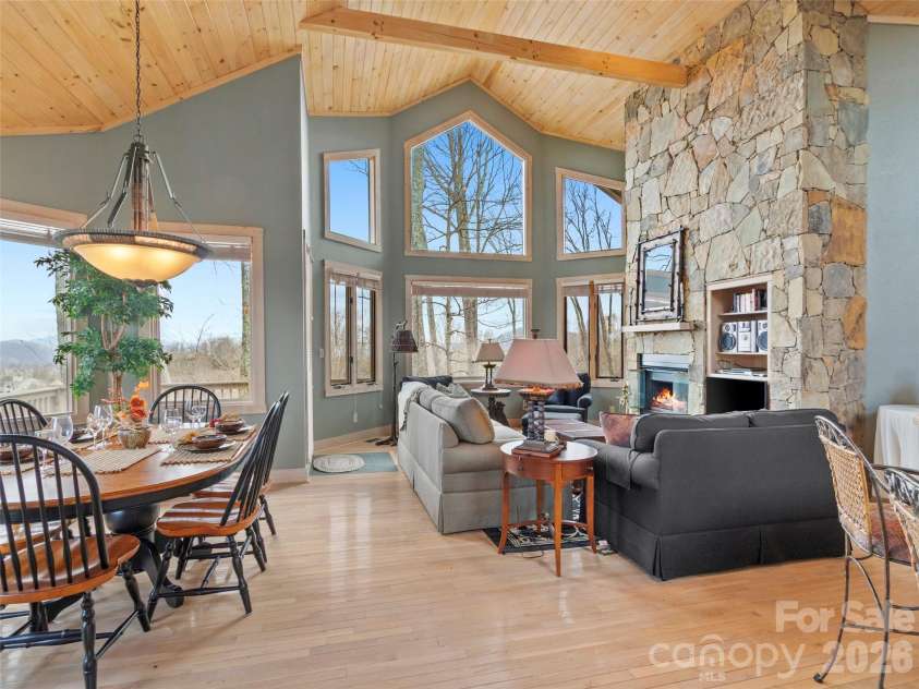 2163 Mountain Air Drive, Burnsville, NC 28714.  MLS# CAR4361448, YatesRealty ID 21349. 