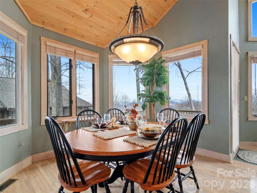 2163 Mountain Air Drive, Burnsville, NC 28714.  MLS# CAR4361448, YatesRealty ID 21349. 