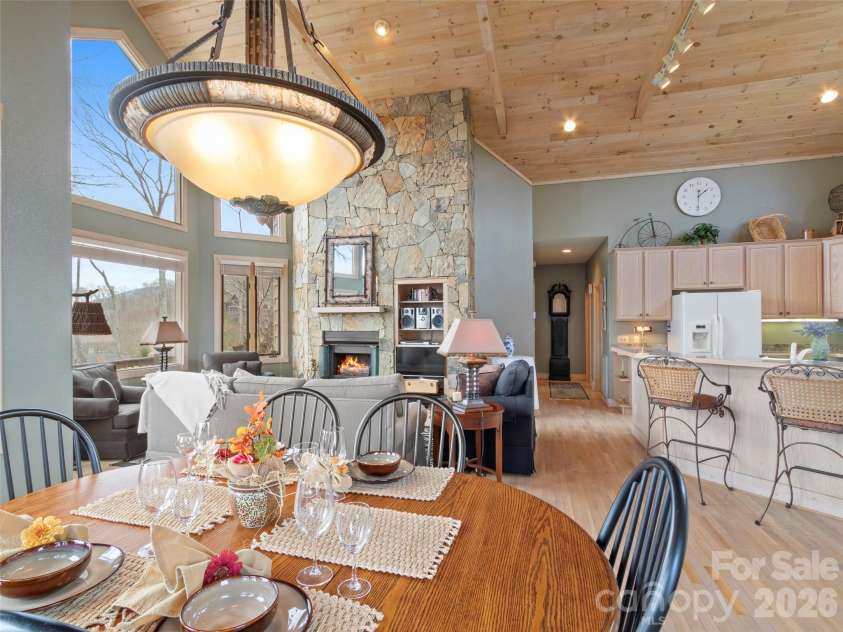 2163 Mountain Air Drive, Burnsville, NC 28714.  MLS# CAR4361448, YatesRealty ID 21349. 
