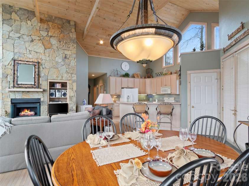2163 Mountain Air Drive, Burnsville, NC 28714.  MLS# CAR4361448, YatesRealty ID 21349. 