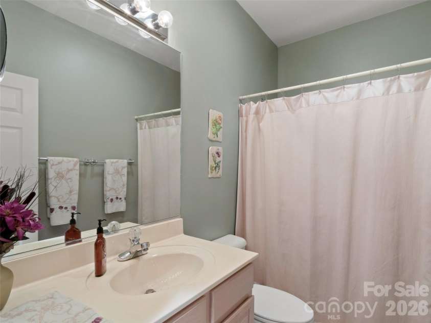 2163 Mountain Air Drive, Burnsville, NC 28714.  MLS# CAR4361448, YatesRealty ID 21349. 