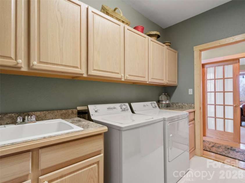 2163 Mountain Air Drive, Burnsville, NC 28714.  MLS# CAR4361448, YatesRealty ID 21349. 
