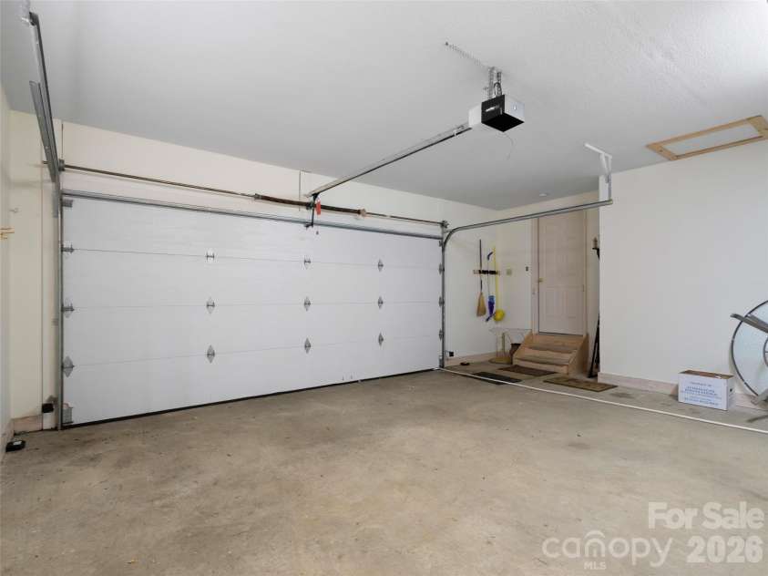 2163 Mountain Air Drive, Burnsville, NC 28714.  MLS# CAR4361448, YatesRealty ID 21349. 