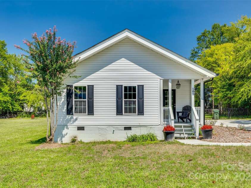 102 Stanton Street, Clover, SC 29710.  MLS# CAR4180222, YatesRealty ID 2135. 