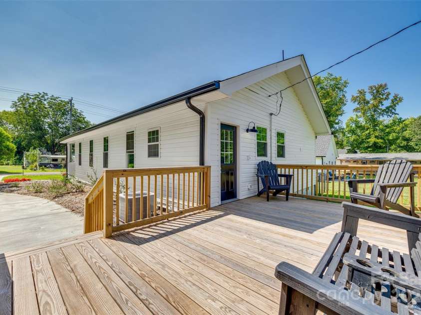 102 Stanton Street, Clover, SC 29710.  MLS# CAR4180222, YatesRealty ID 2135. 