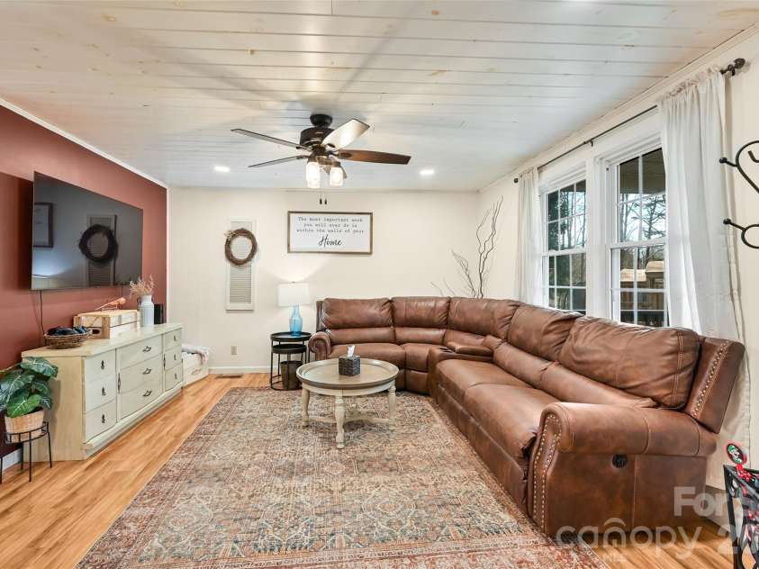 6 Gun Flint Trail, Fletcher, NC 28732.  MLS# CAR4321276, YatesRealty ID 2135. 