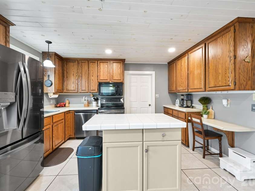 6 Gun Flint Trail, Fletcher, NC 28732.  MLS# CAR4321276, YatesRealty ID 2135. 