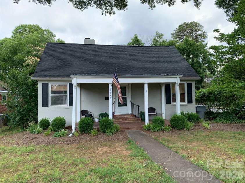 1645 Morningside Drive, Charlotte, NC 28205.  MLS# CAR4371899, YatesRealty ID 21350. 