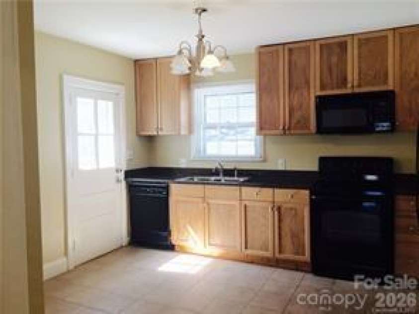 1645 Morningside Drive, Charlotte, NC 28205.  MLS# CAR4371899, YatesRealty ID 21350. 
