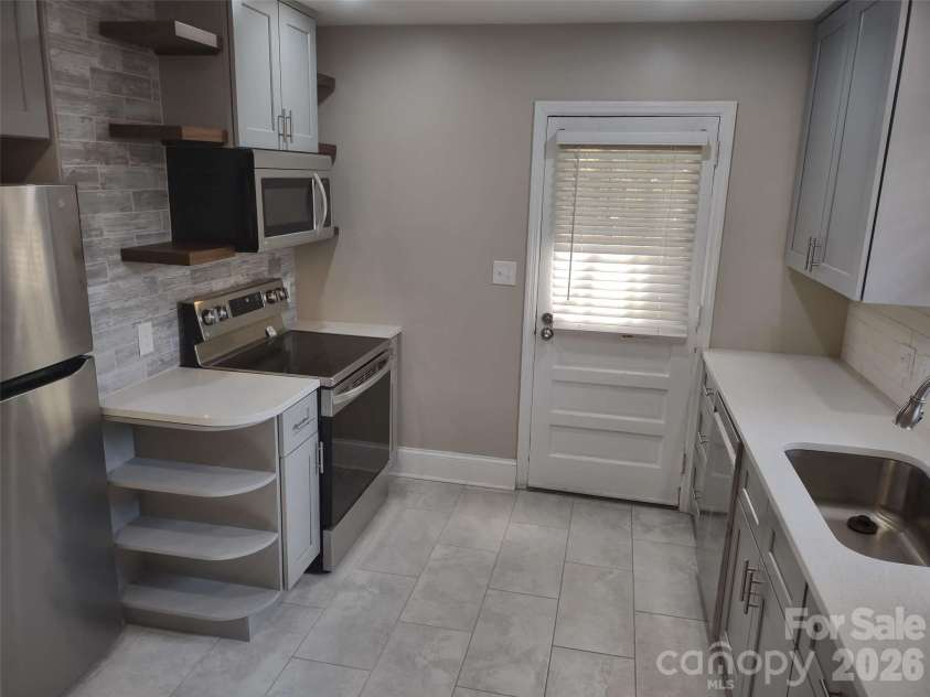 1645 Morningside Drive, Charlotte, NC 28205.  MLS# CAR4371899, YatesRealty ID 21350. 