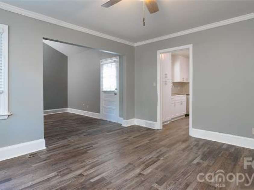 1645 Morningside Drive, Charlotte, NC 28205.  MLS# CAR4371899, YatesRealty ID 21350. 
