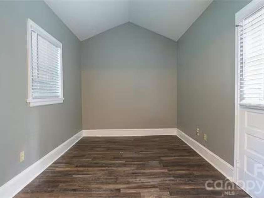 1645 Morningside Drive, Charlotte, NC 28205.  MLS# CAR4371899, YatesRealty ID 21350. 