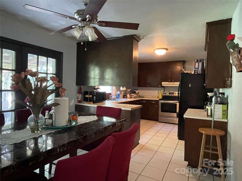 6708 Nutcracker Place, Charlotte, NC 28212.  MLS# CAR4273629, YatesRealty ID 21350. 