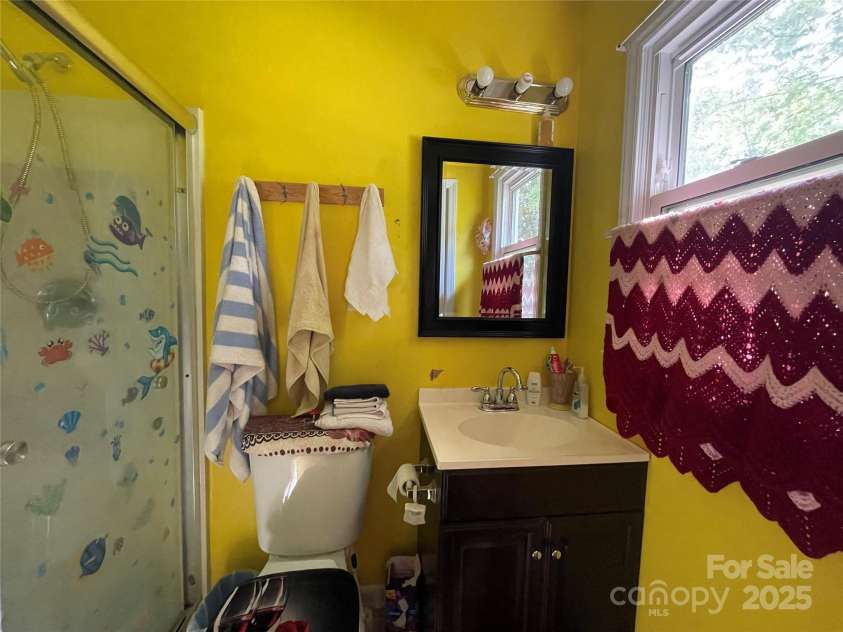 6708 Nutcracker Place, Charlotte, NC 28212.  MLS# CAR4273629, YatesRealty ID 21350. 