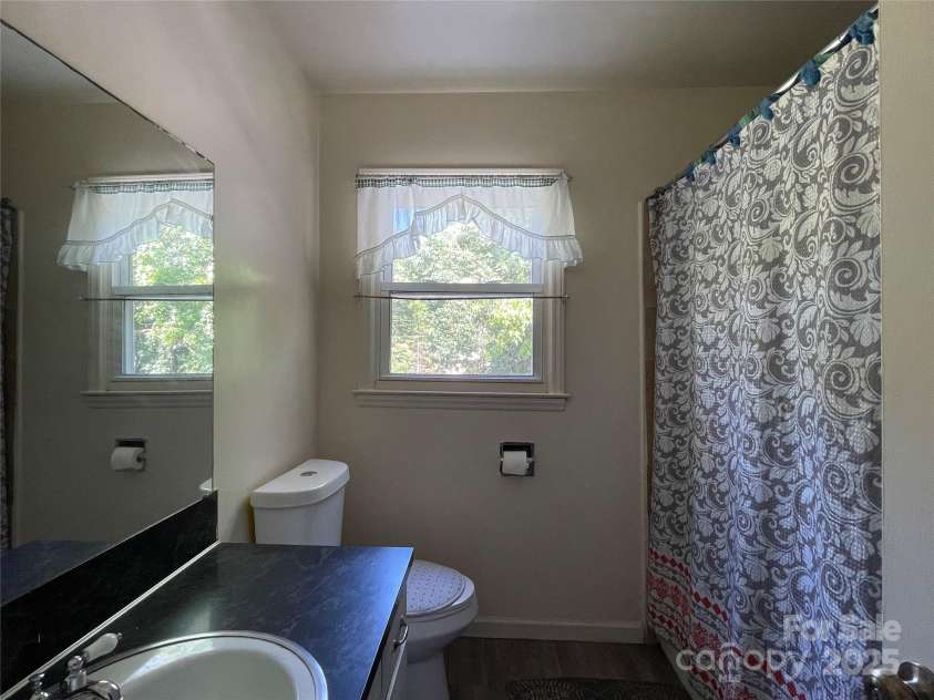 6708 Nutcracker Place, Charlotte, NC 28212.  MLS# CAR4273629, YatesRealty ID 21350. 