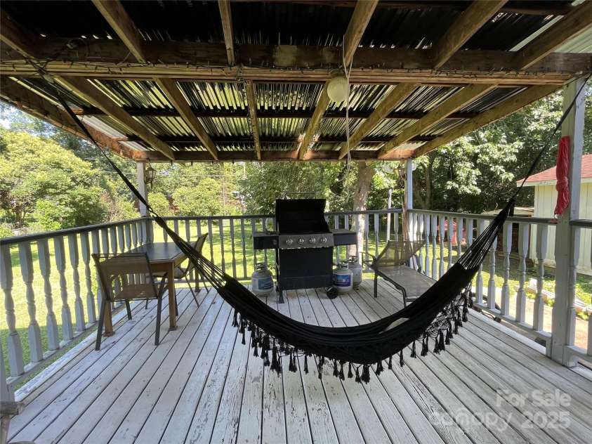 6708 Nutcracker Place, Charlotte, NC 28212.  MLS# CAR4273629, YatesRealty ID 21350. 