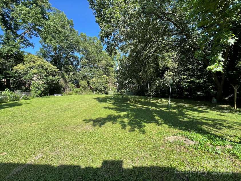 6708 Nutcracker Place, Charlotte, NC 28212.  MLS# CAR4273629, YatesRealty ID 21350. 
