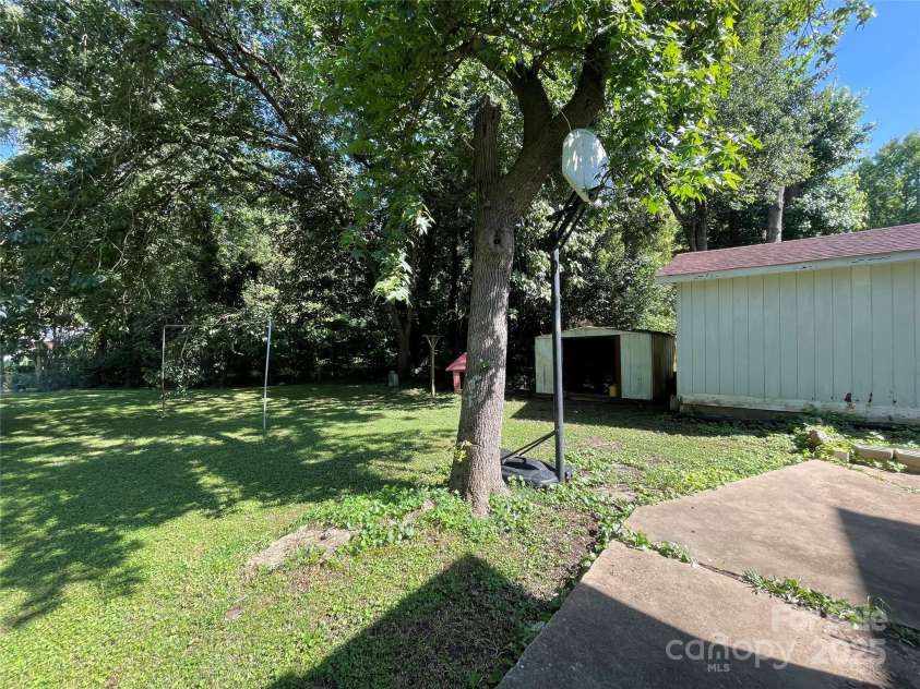 6708 Nutcracker Place, Charlotte, NC 28212.  MLS# CAR4273629, YatesRealty ID 21350. 