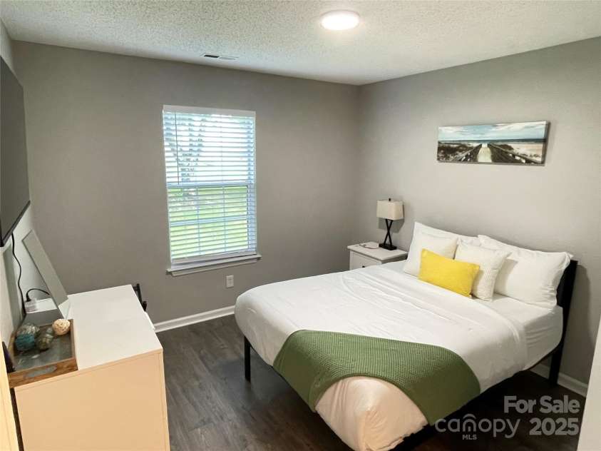 218 Cottonwood Park Drive, Charlotte, NC 28214.  MLS# CAR4234761, YatesRealty ID 21351. 