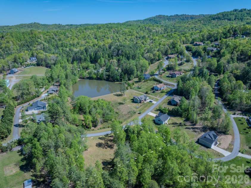 92 Crystal Heights Drive, Hendersonville, NC 28739.  MLS# CAR4374562, YatesRealty ID 21351. 