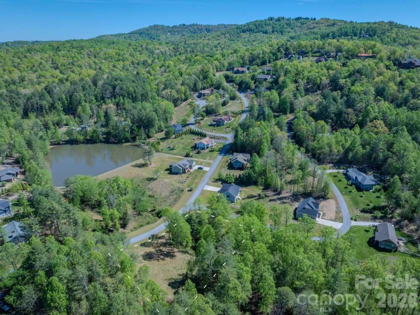 92 Crystal Heights Drive, Hendersonville, NC 28739.  MLS# CAR4374562, YatesRealty ID 21351. 