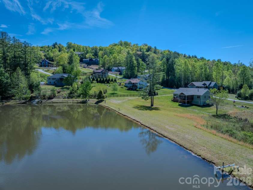 92 Crystal Heights Drive, Hendersonville, NC 28739.  MLS# CAR4374562, YatesRealty ID 21351. 
