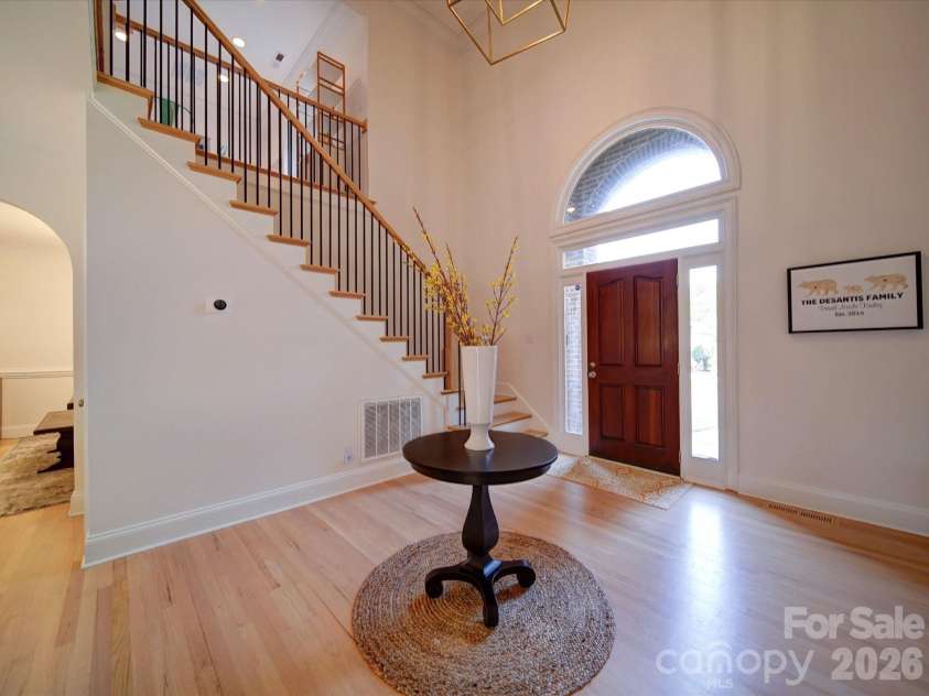 15708 Eagleview Drive, Charlotte, NC 28278.  MLS# CAR4375240, YatesRealty ID 21352. 