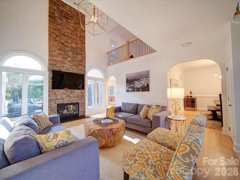 15708 Eagleview Drive, Charlotte, NC 28278.  MLS# CAR4375240, YatesRealty ID 21352. 