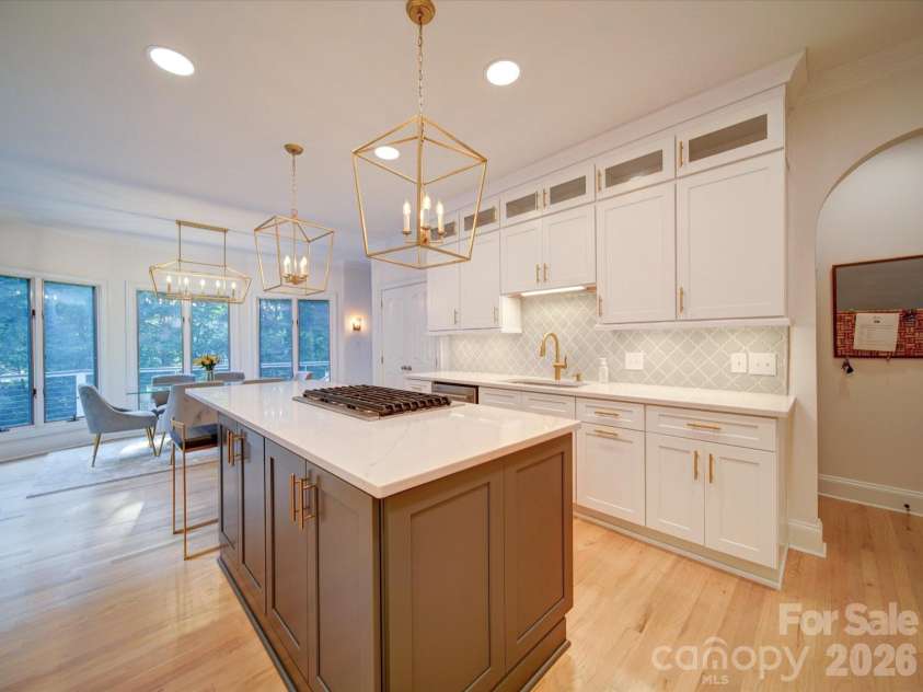 15708 Eagleview Drive, Charlotte, NC 28278.  MLS# CAR4375240, YatesRealty ID 21352. 