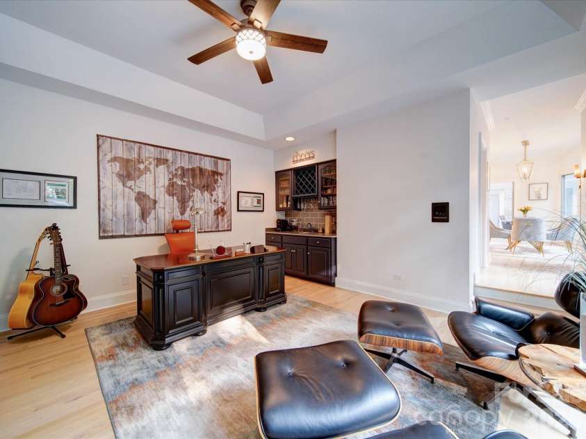 15708 Eagleview Drive, Charlotte, NC 28278.  MLS# CAR4375240, YatesRealty ID 21352. 