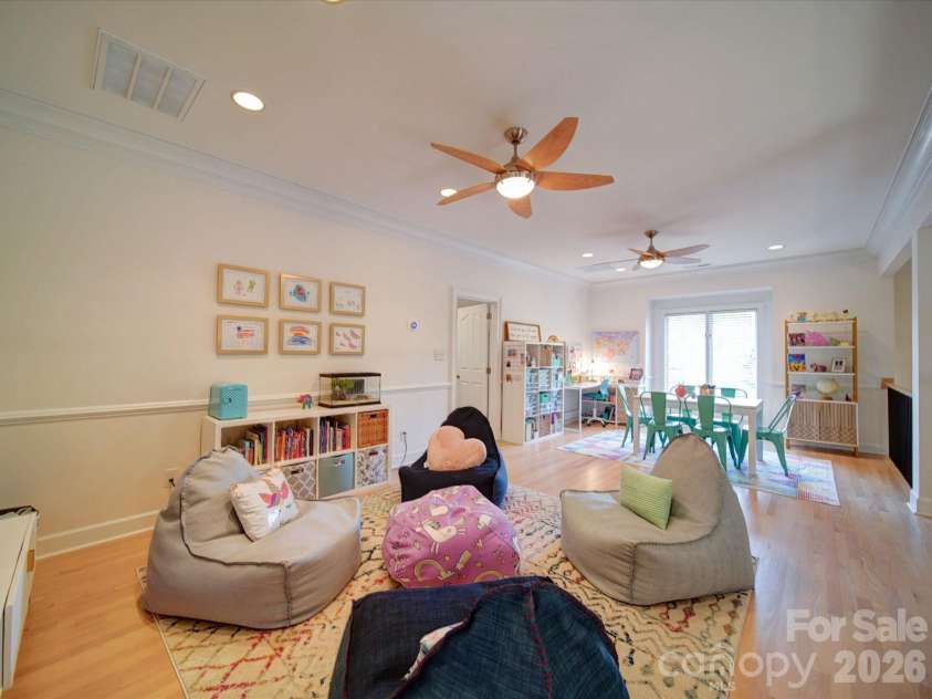 15708 Eagleview Drive, Charlotte, NC 28278.  MLS# CAR4375240, YatesRealty ID 21352. 