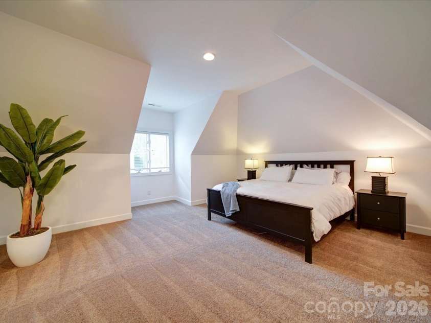 15708 Eagleview Drive, Charlotte, NC 28278.  MLS# CAR4375240, YatesRealty ID 21352. 