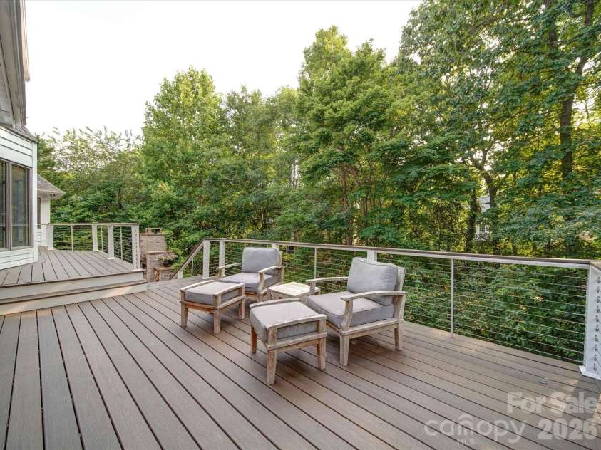 15708 Eagleview Drive, Charlotte, NC 28278.  MLS# CAR4375240, YatesRealty ID 21352. 