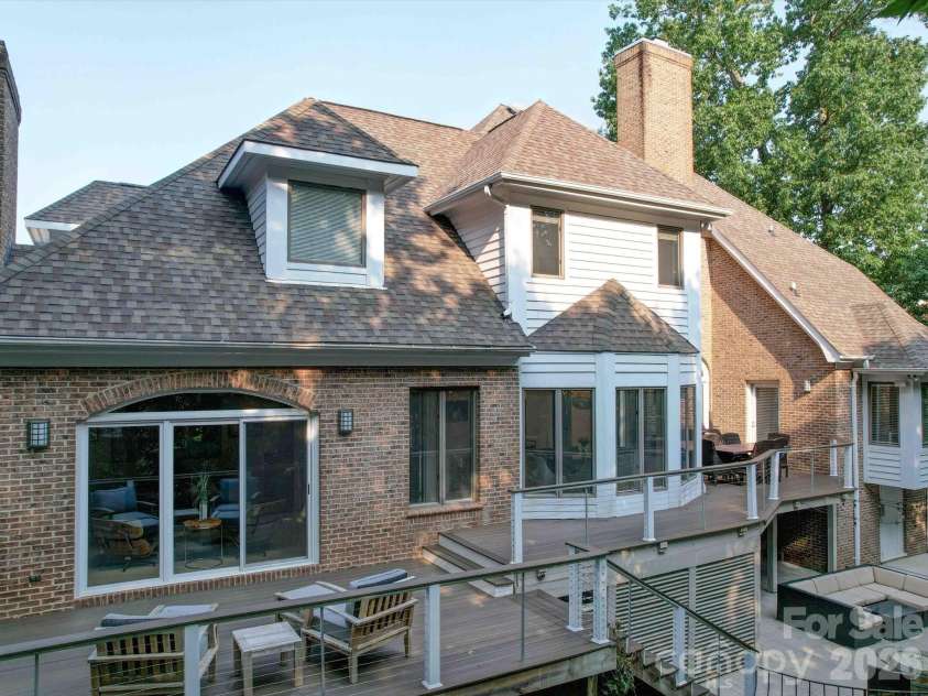 15708 Eagleview Drive, Charlotte, NC 28278.  MLS# CAR4375240, YatesRealty ID 21352. 